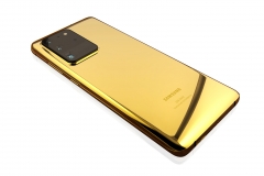 24K-Gold-Samsung-Galaxy-S20-Ultra-Lying-Down-Wh